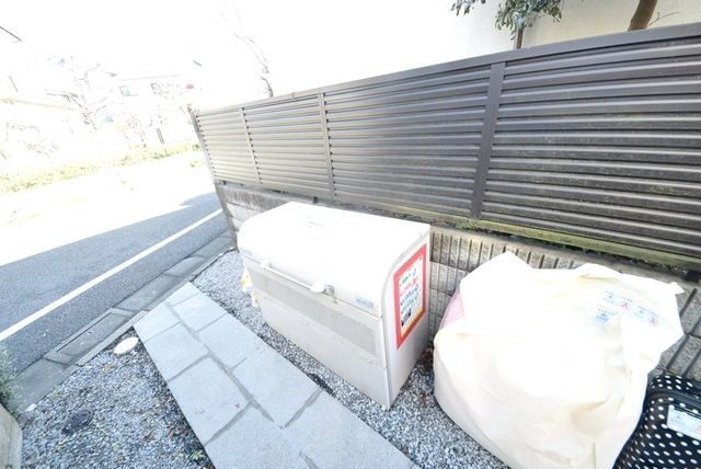 その他共有部分　★敷地内にゴミ捨て場があります★