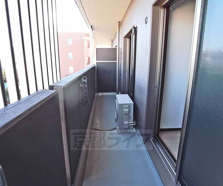 バルコニー　広めのバルコニーは干しやすいです。