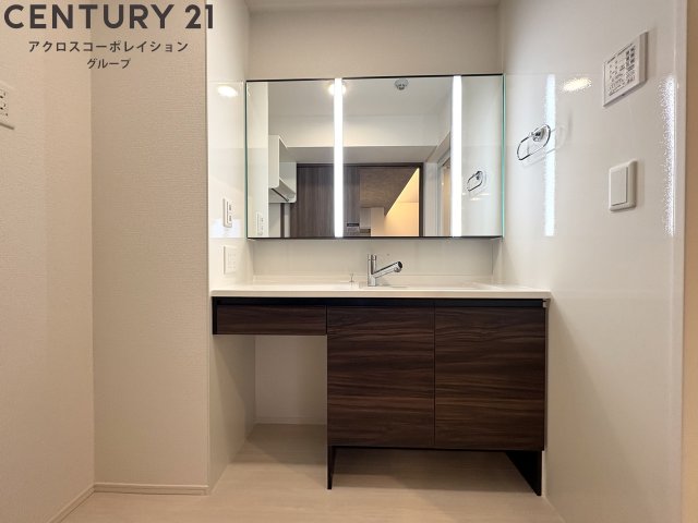 洗面設備　独立洗面台付きです！