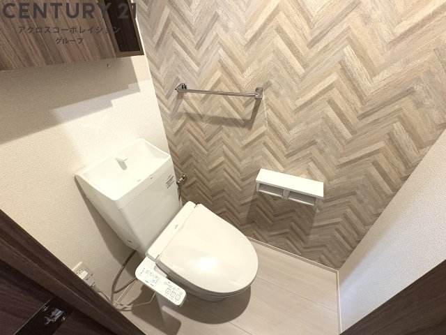 トイレ　収納スペースあります！