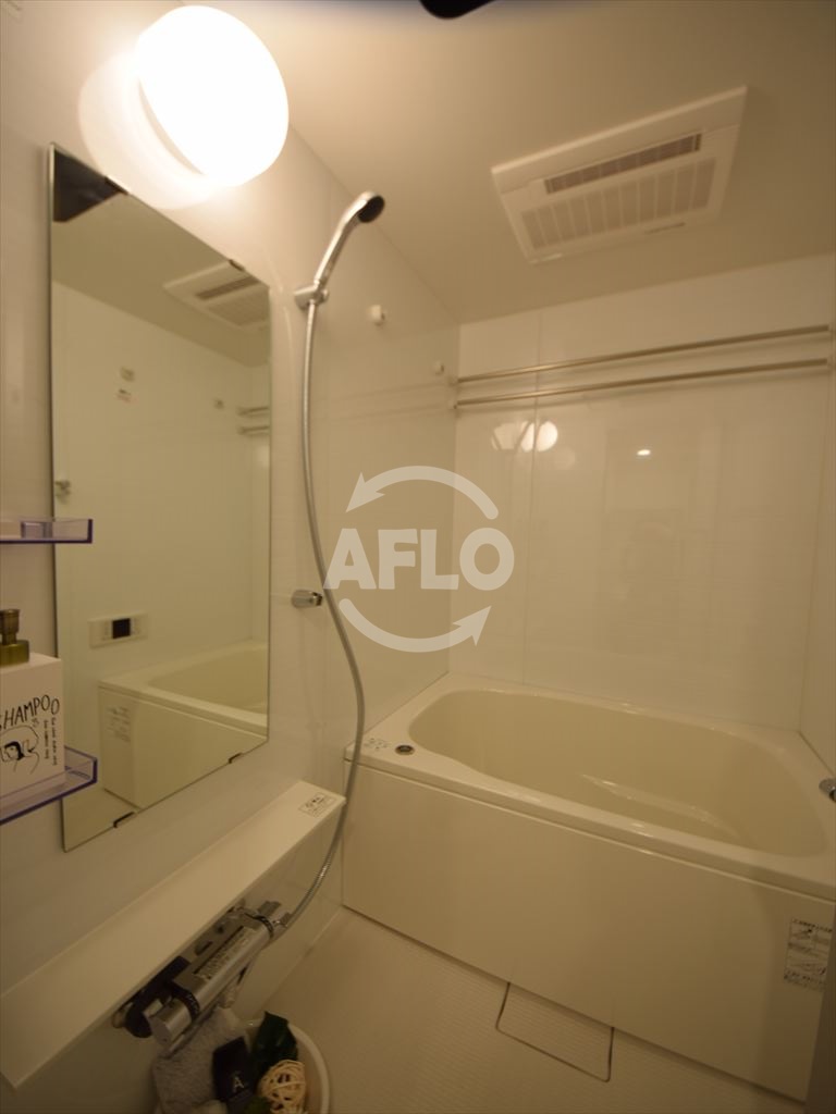 バス・シャワールーム　コンフォリア北堀江一丁目　バスルーム