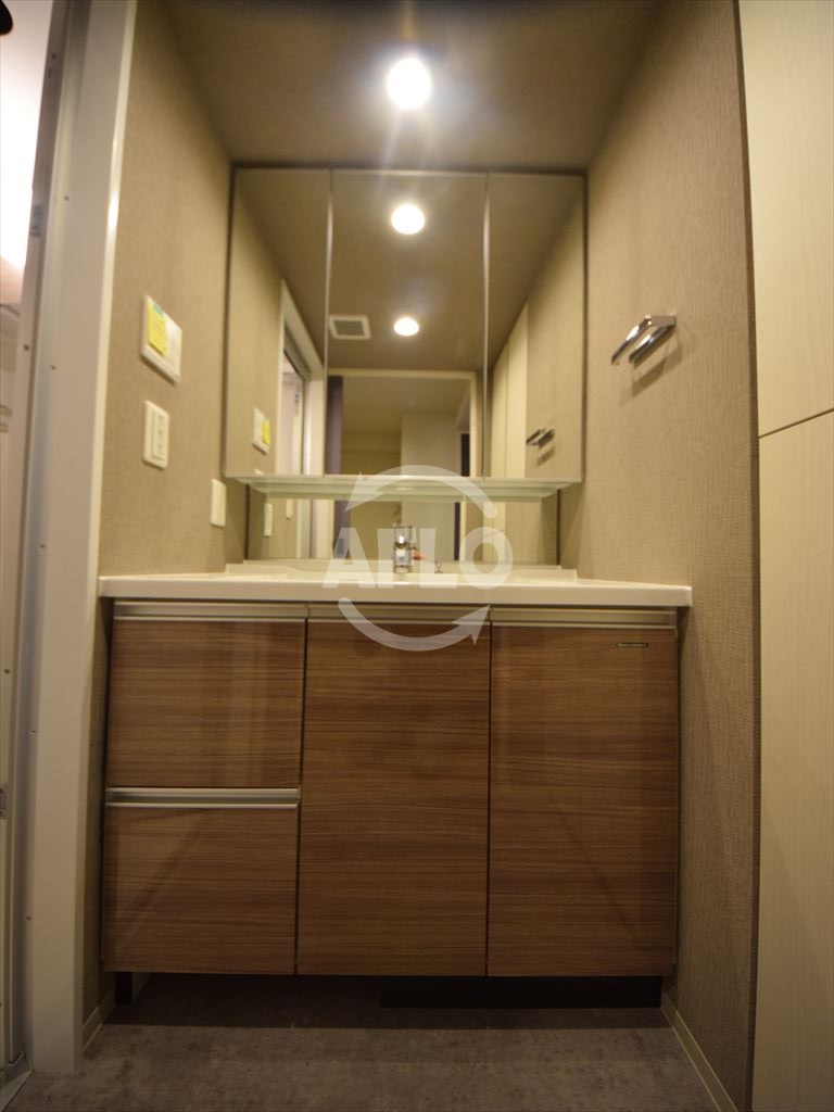 洗面設備　コンフォリア北堀江一丁目　独立洗面化粧台