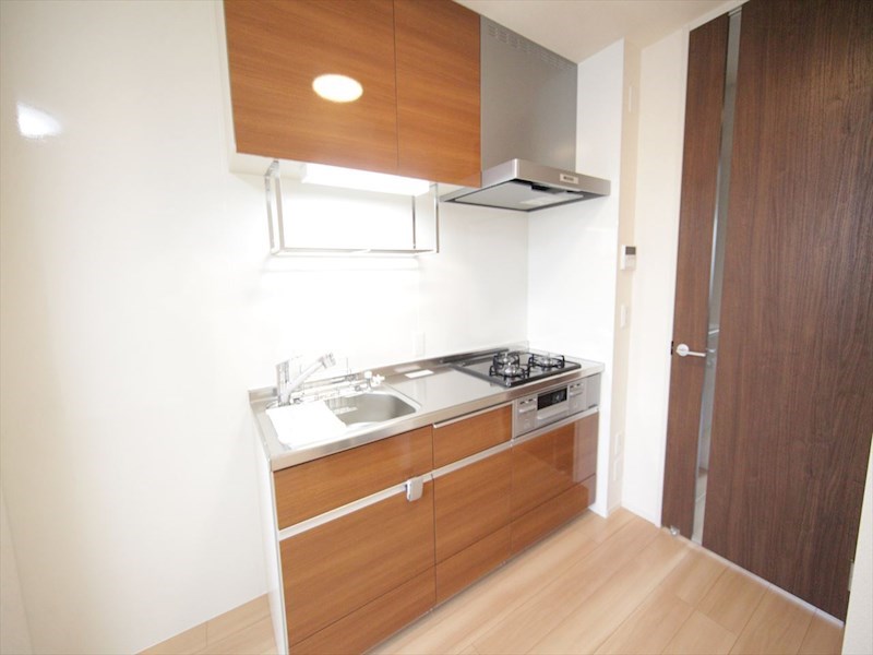 キッチン　システムキッチン（ガス3口コンログリル付）