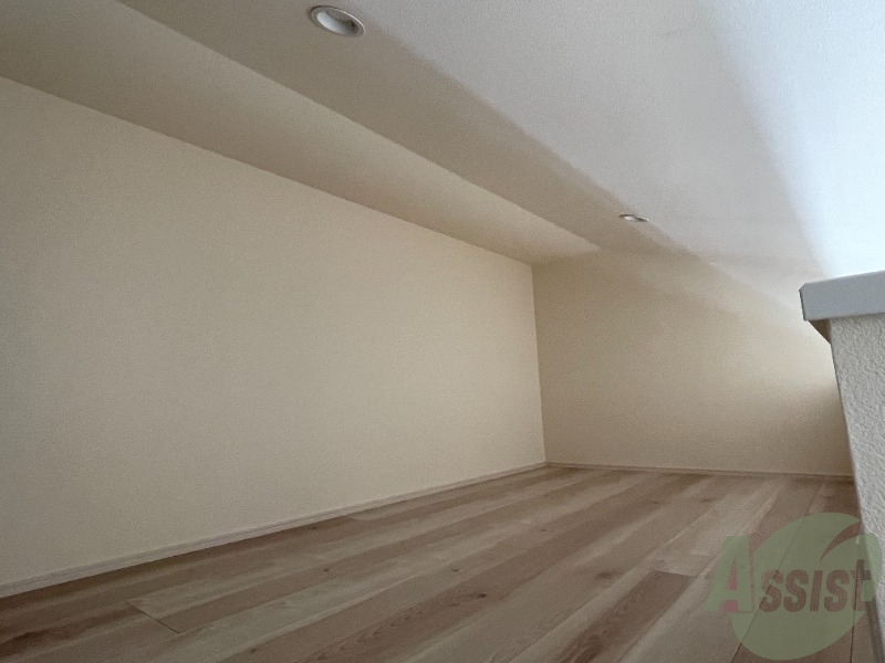 その他部屋・スペース　こちらはロフトを撮影しました。寝室にしましょう。