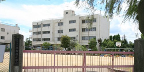 小学校　越谷市立大相模小学校（小学校）まで633m