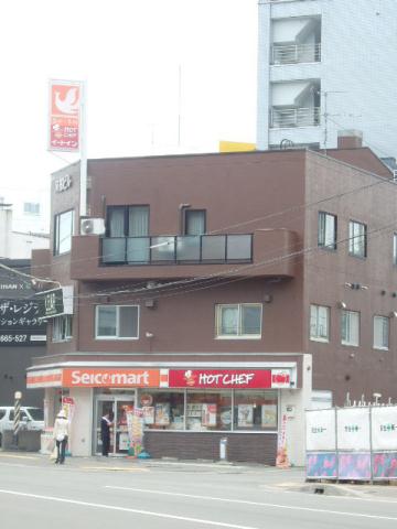 コンビニ　セイコーマート（コンビニ）まで162m