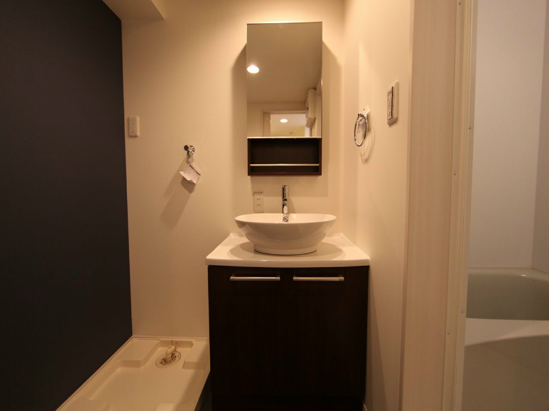 洗面設備　脱衣所　デザイン洗面台　洗濯機ご用意できます