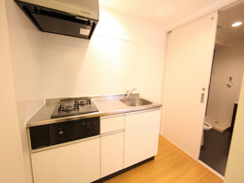 キッチン　システムキッチン（ガス2口）冷蔵庫・レンジ等ご用意できます