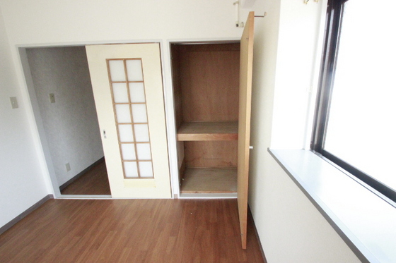 収納　※別号室の写真です
