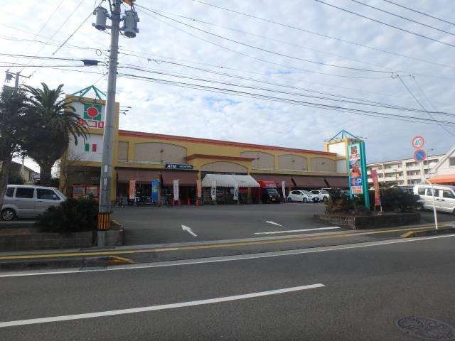 スーパー　まつの（スーパー）まで611m