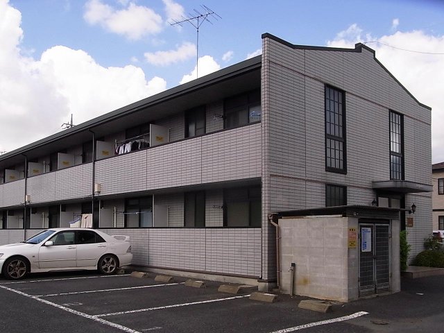 建物外観　1階でもフェンスが高いので安心です！