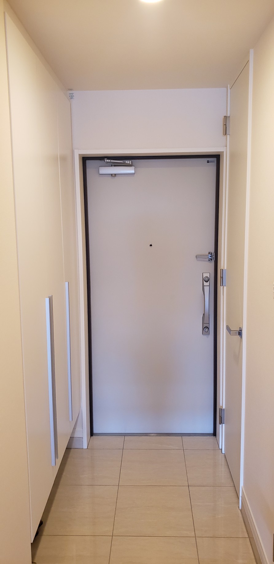 玄関　※別部屋参照