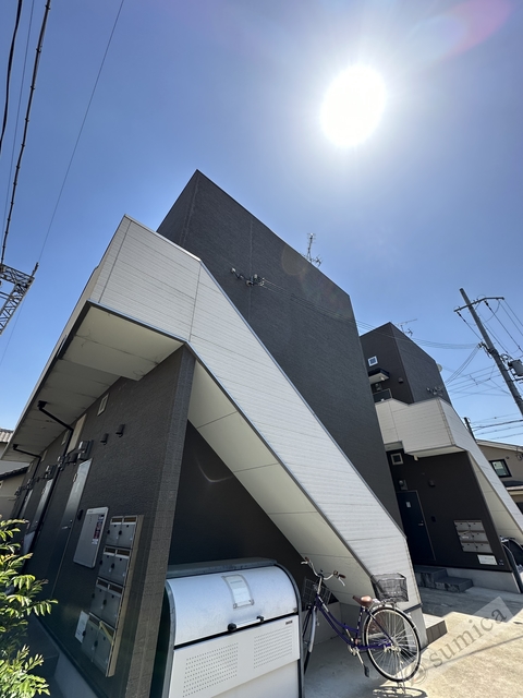 建物外観　スタイリッシュな建物です♪♪