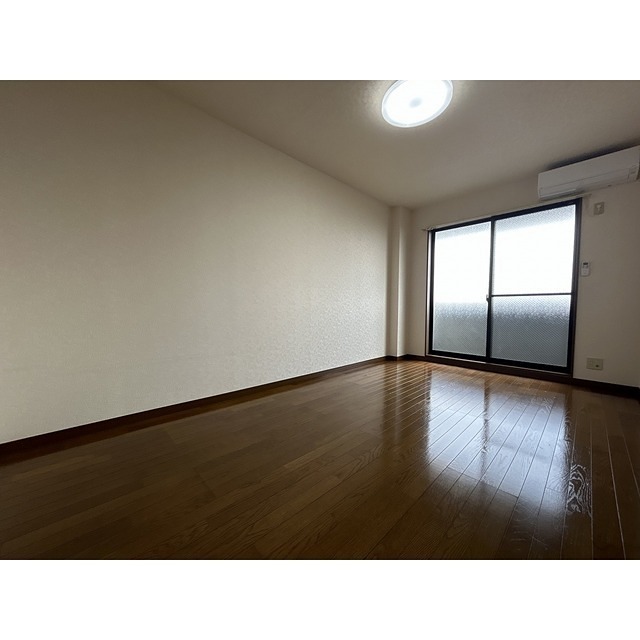 その他部屋・スペース　フローリング仕様の綺麗な室内です。