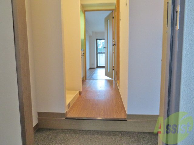 玄関　こちらは玄関からの目線になりますね－。