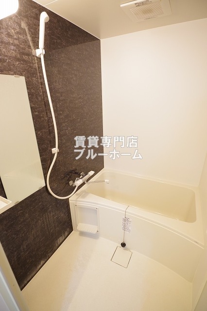 バス・シャワールーム　鏡のあるお風呂！