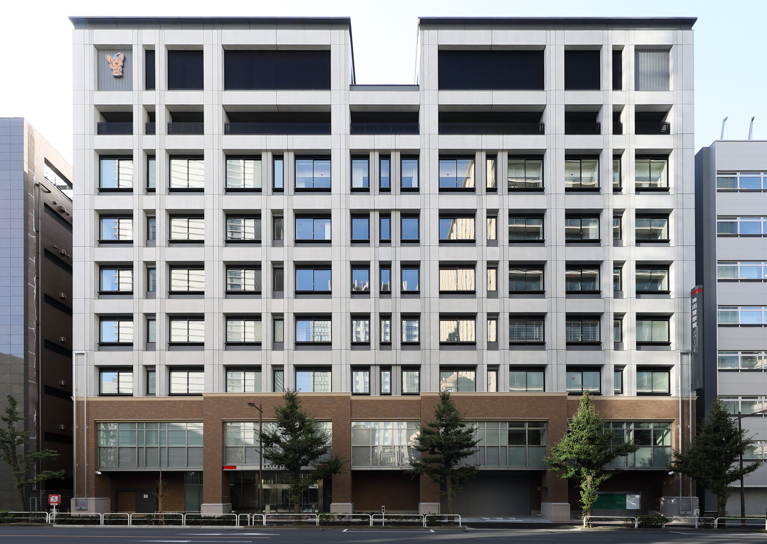 警察署・交番　神田警察署（警察署・交番）まで332m