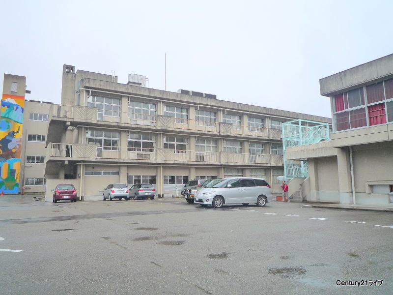 中学校　宝塚市立　御殿山中学校（中学校）まで1232m