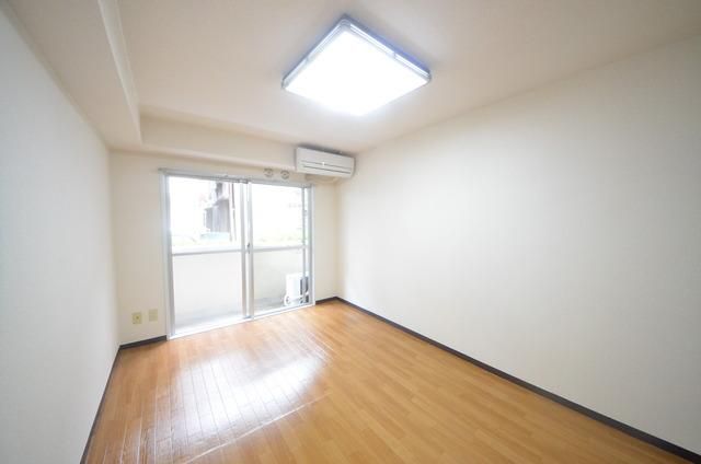 居室・リビング　☆明るい洋室ですよ☆