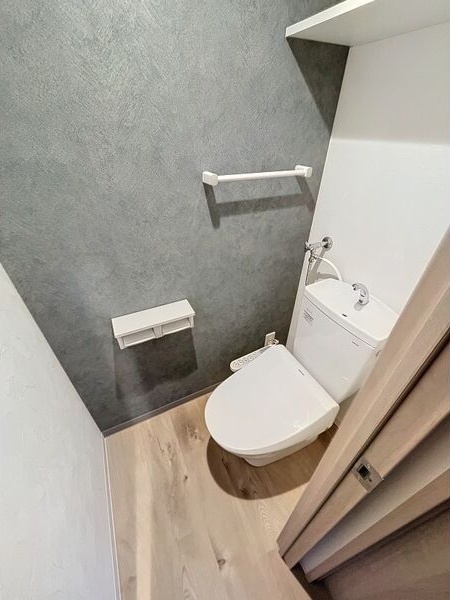 トイレ　嬉しいウォシュレット付きのトイレ！便座温かいですよ♪