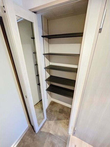 その他設備　玄関にはシューズボックスも付いています