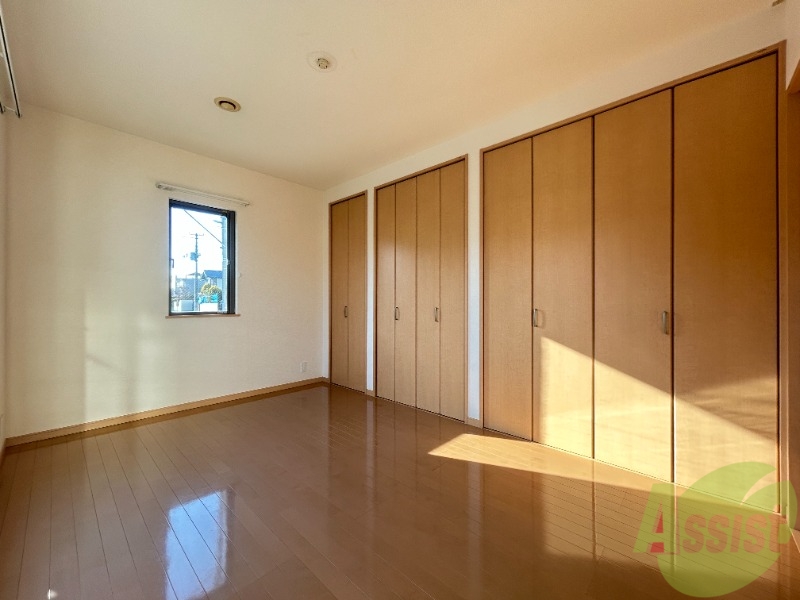 その他部屋・スペース　寝室になりそうな洋室です。広くて使いやすそうですね。