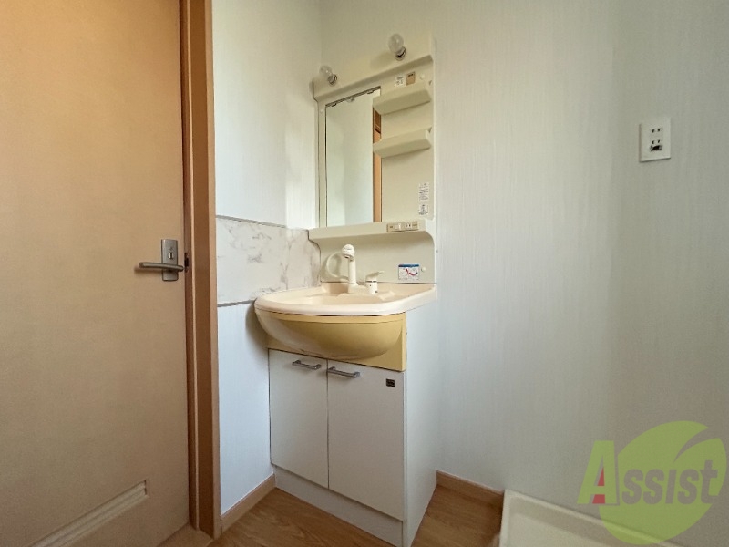 洗面設備　シャンプードレッサーなので身支度しやすそうですね。