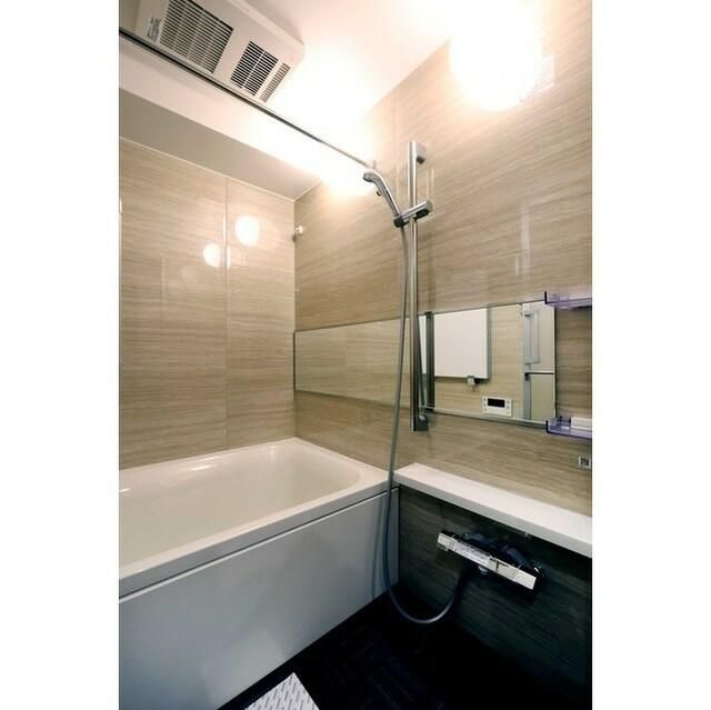 バス・シャワールーム　ゆったり過ごせるお風呂です