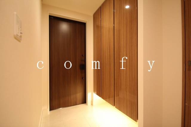 玄関　※同建物別室の写真です。