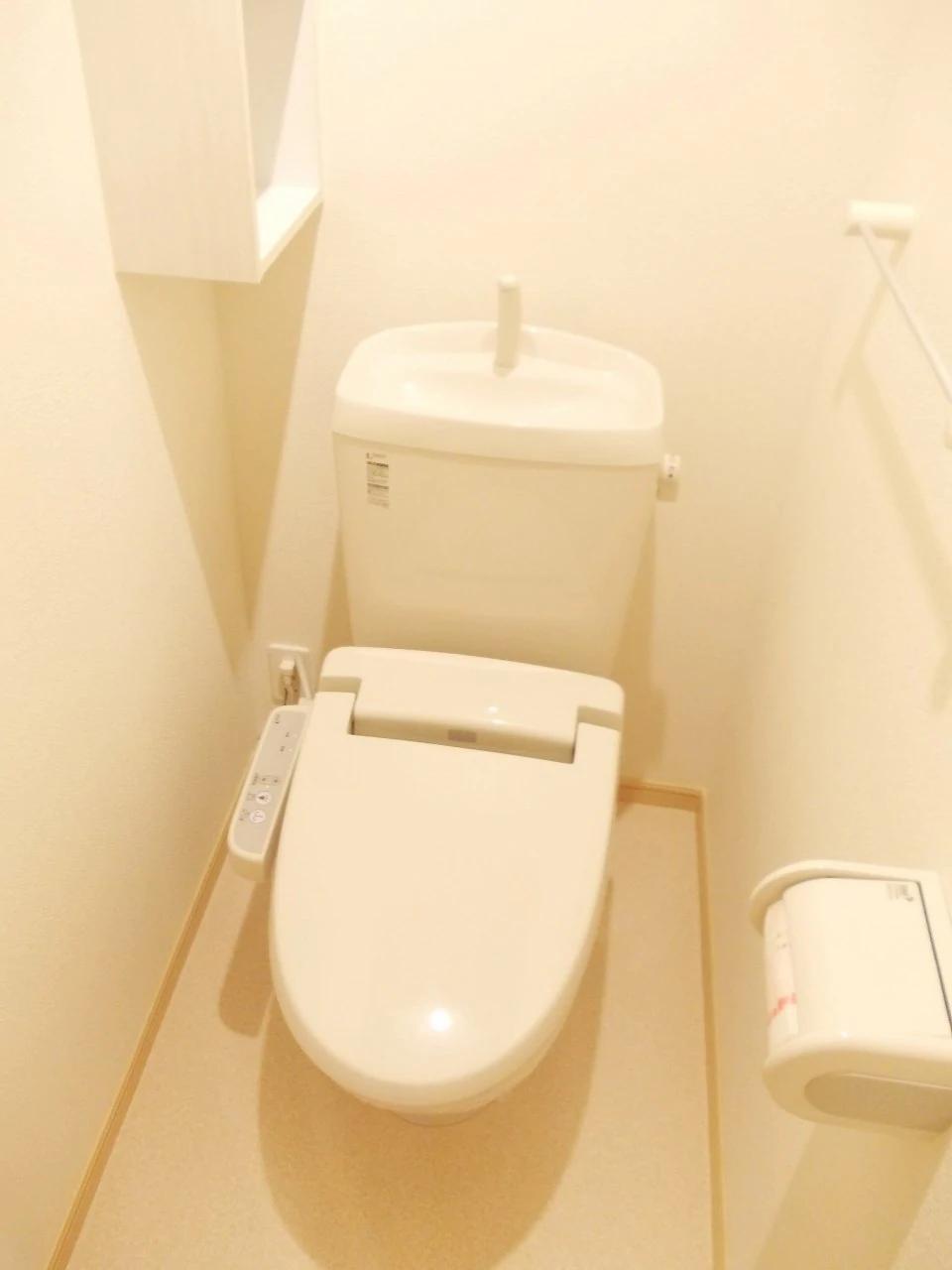 トイレ　温水洗浄便座