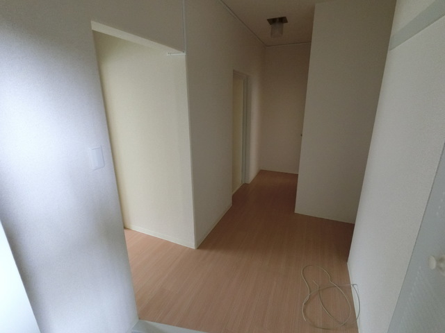 玄関　※別部屋参考写真