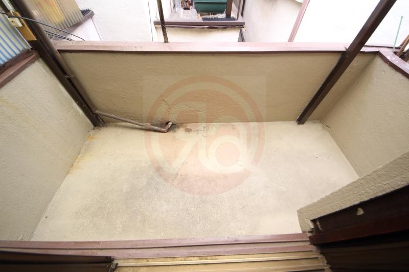 バルコニー　バルコニーからの眺めを楽しみながら食事をしませんか