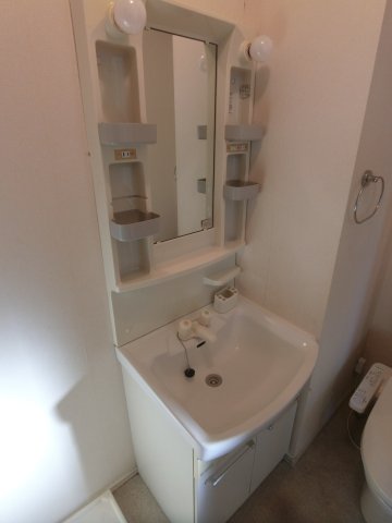 洗面設備　他のお部屋の参考写真となります。