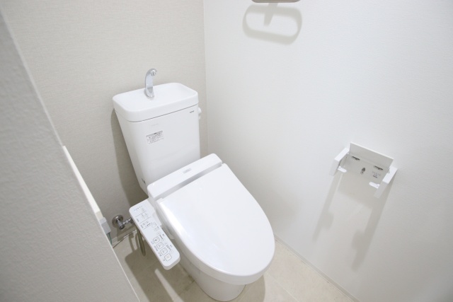 トイレ　※別室の参考写真の為、現況優先です。