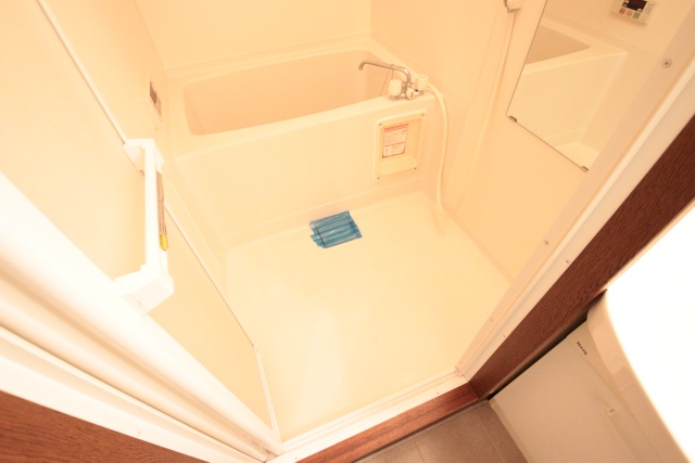 バス・シャワールーム　※別室の参考写真の為、現況優先です。