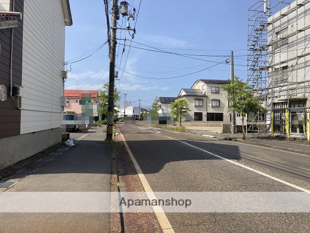 その他　側面道路（その他）まで0m