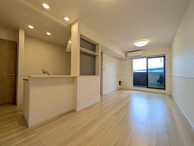 居室・リビング　※同タイプの写真となります。