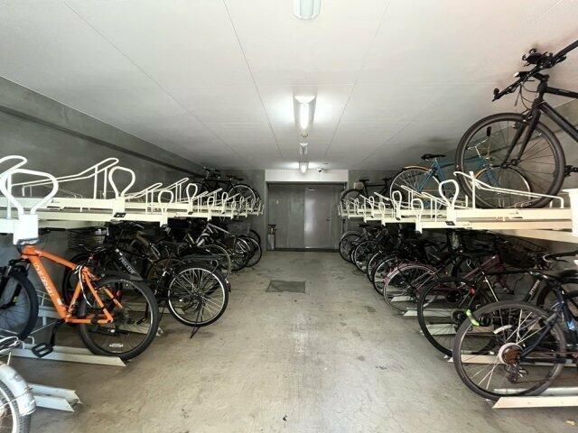 駐車場　駐輪場?