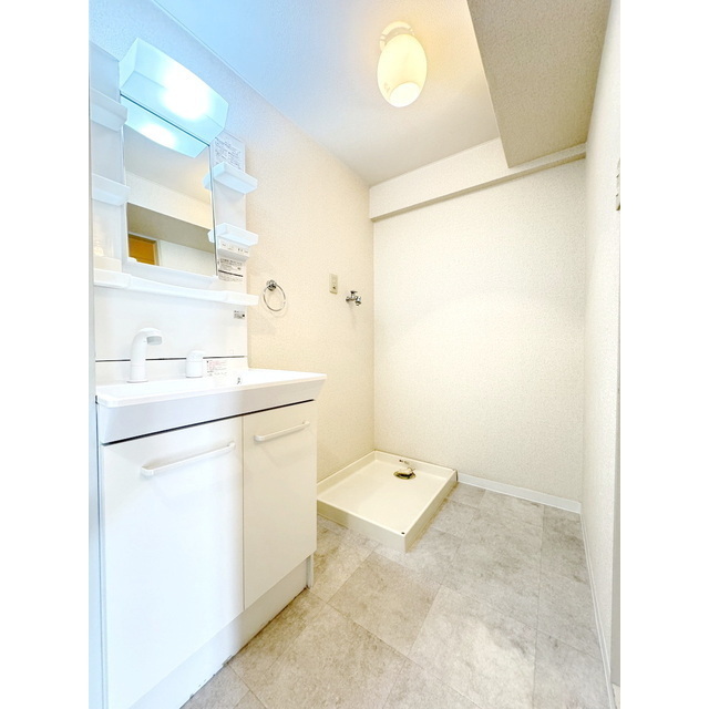 洗面設備　清潔感を大切にした空間