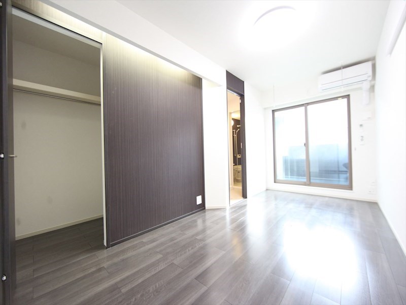 居室・リビング　洋室7帖　ウォークインクローゼット付（収納充実してます）