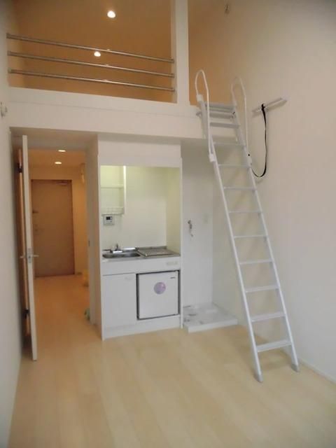 居室・リビング　★ロフト付き洋室★