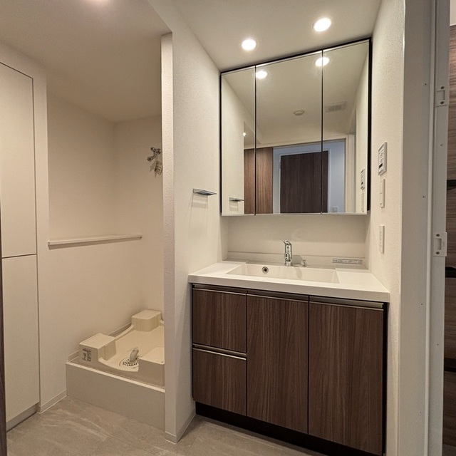 洗面設備　※写真は同タイプ住戸です。