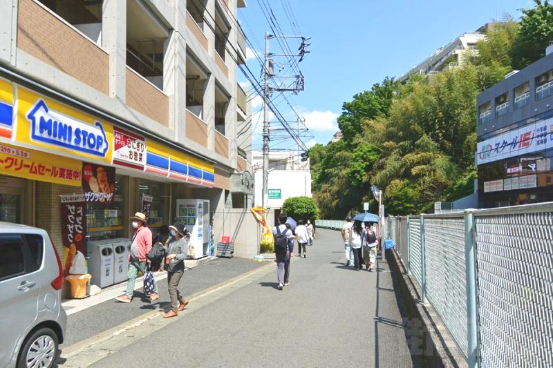 コンビニ　ミニストップ生田駅南口店（コンビニ）まで523m