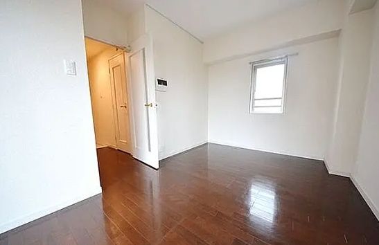 居室・リビング　☆明るい洋室☆