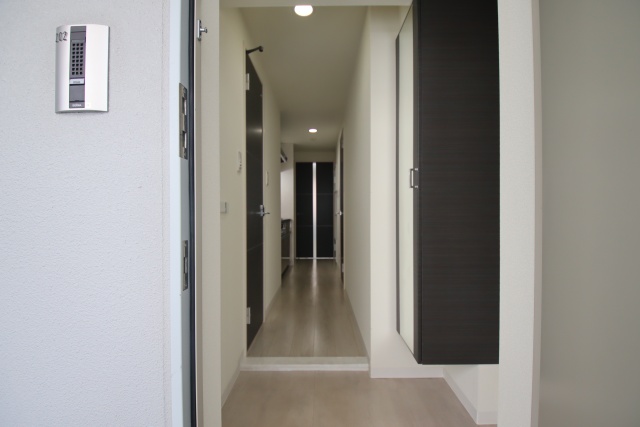 玄関　※別室の参考写真の為、現況優先です。