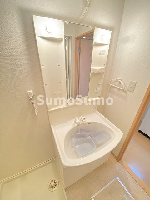 洗面設備　コンパクトで使いやすい洗面所