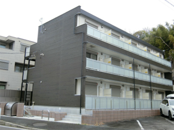 建物外観　鉄骨造りの外観♪