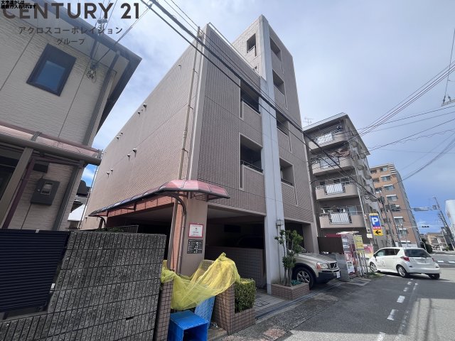 建物外観　敷地内に駐車場あります！