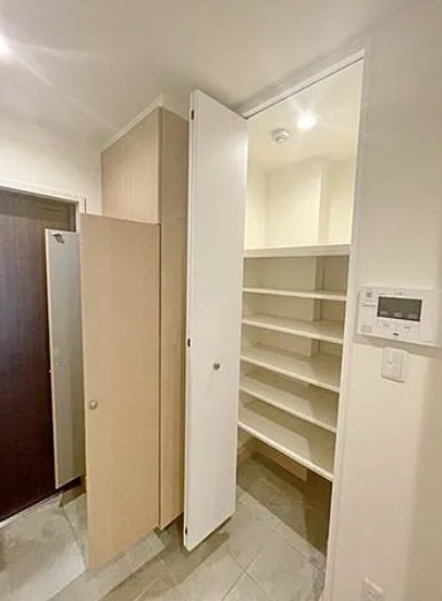 玄関　同物件別部屋参考写真です。