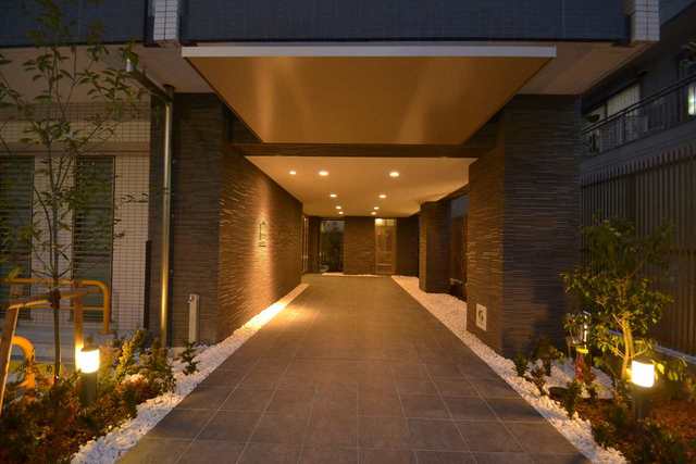 ロビー　アプローチ